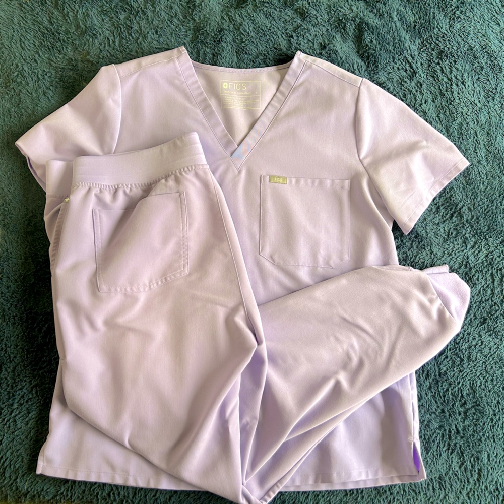 Large FIGS Scrubs Set